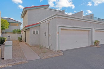 8713 Shadow Ln, Peoria, AZ 85345