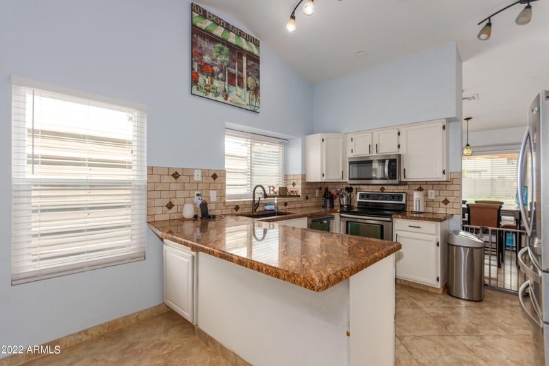 8713 W Wilshire Dr, Phoenix, AZ 85037