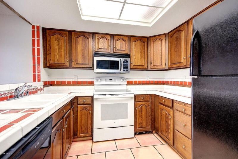 8714 N 67th Dr, Peoria, AZ 85345
