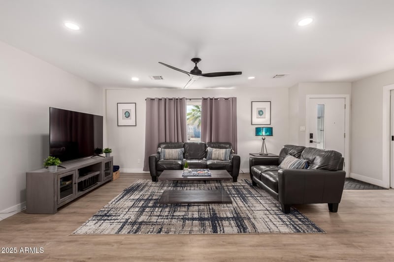 8714 Plaza Ave, Scottsdale, AZ 85250