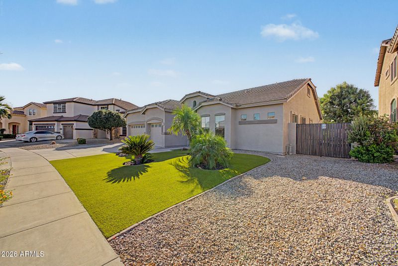 8714 W Morten Ave, Glendale, AZ 85305