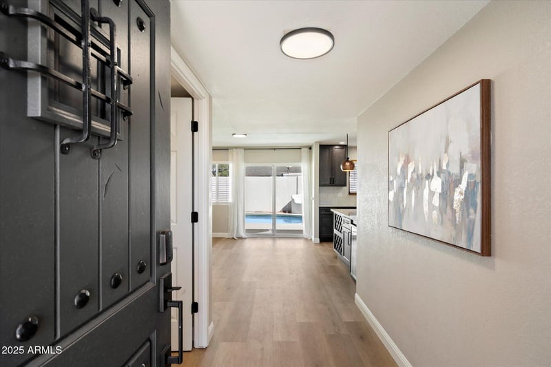 8716 Mitchell Dr, Scottsdale, AZ 85251