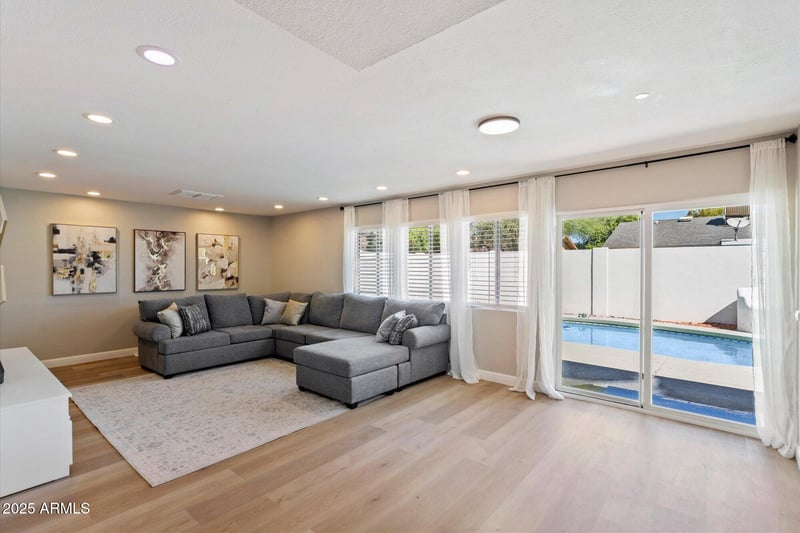 8716 Mitchell Dr, Scottsdale, AZ 85251