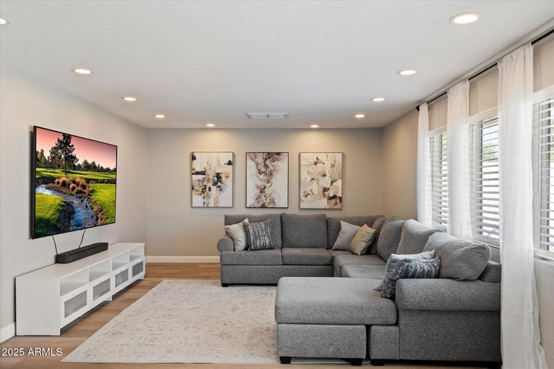 8716 Mitchell Dr, Scottsdale, AZ 85251