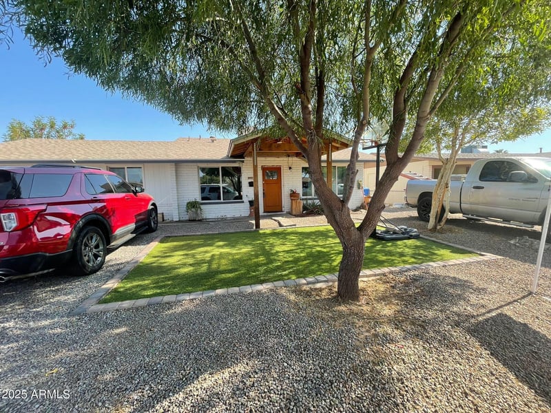 8717 Roma Ave, Phoenix, AZ 85037