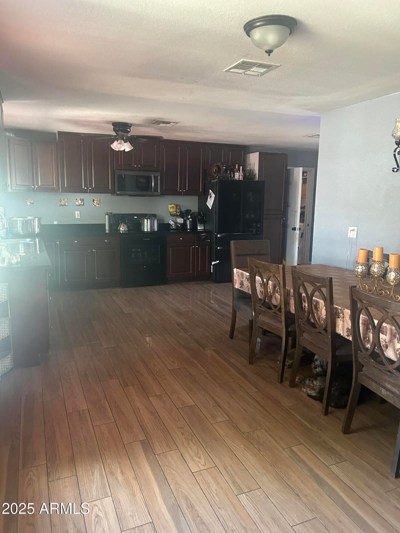 8717 Roma Ave, Phoenix, AZ 85037