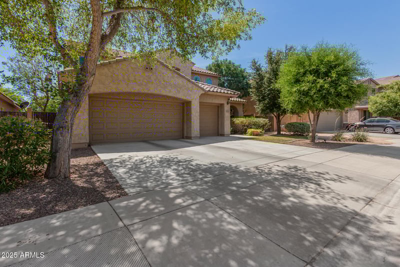 8718 180th Dr, Waddell, AZ 85355