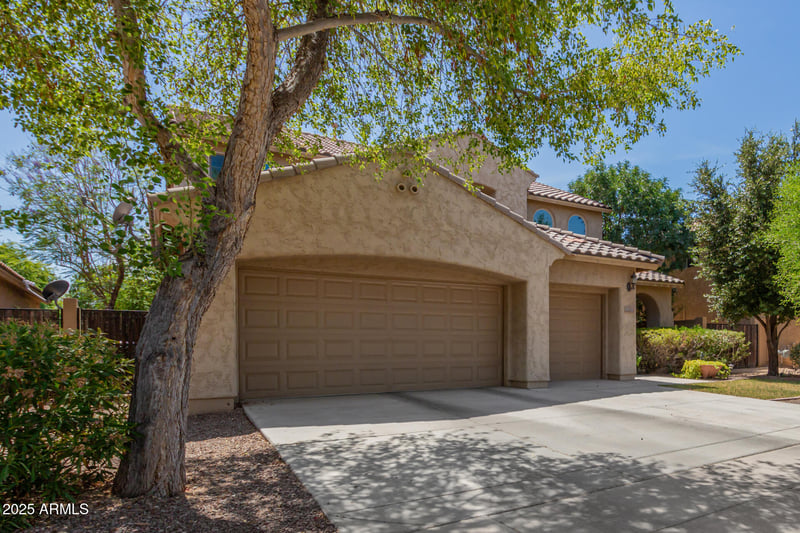 8718 180th Dr, Waddell, AZ 85355
