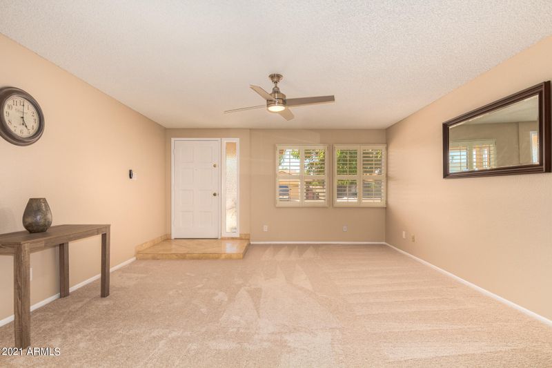 8719 E Clarendon Ave, Scottsdale, AZ 85251