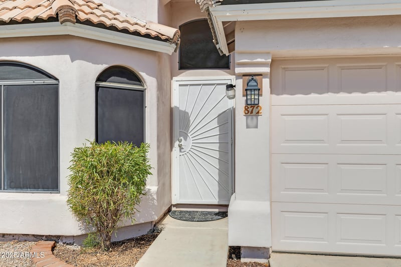 872 Baylor Ln, Chandler, AZ 85225