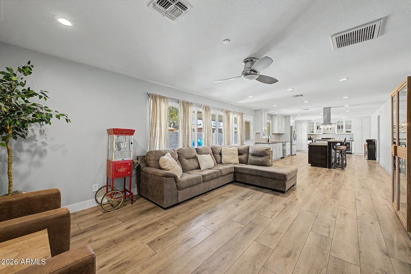 8720 E Whitton Ave, Scottsdale, AZ 85251