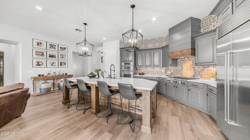 8720 Norcroft Cir, Mesa, AZ 85207
