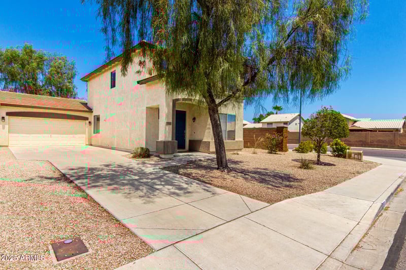 8720 Windsor Dr, Peoria, AZ 85381