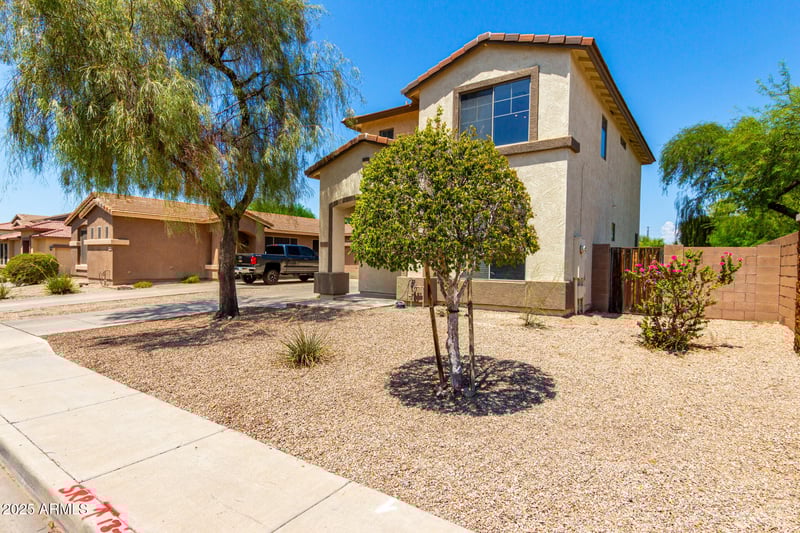 8720 Windsor Dr, Peoria, AZ 85381