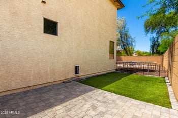 8720 Windsor Dr, Peoria, AZ 85381