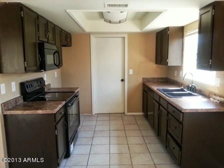 8722 N 83rd Dr, Peoria, AZ 85345