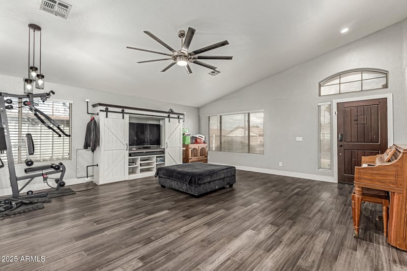 8723 Posada Ave, Mesa, AZ 85212