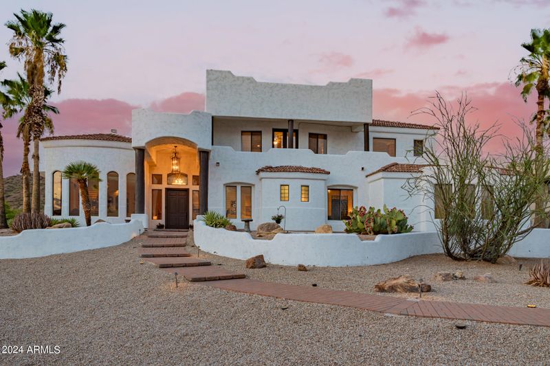 8724 E Russell St, Mesa, AZ 85207