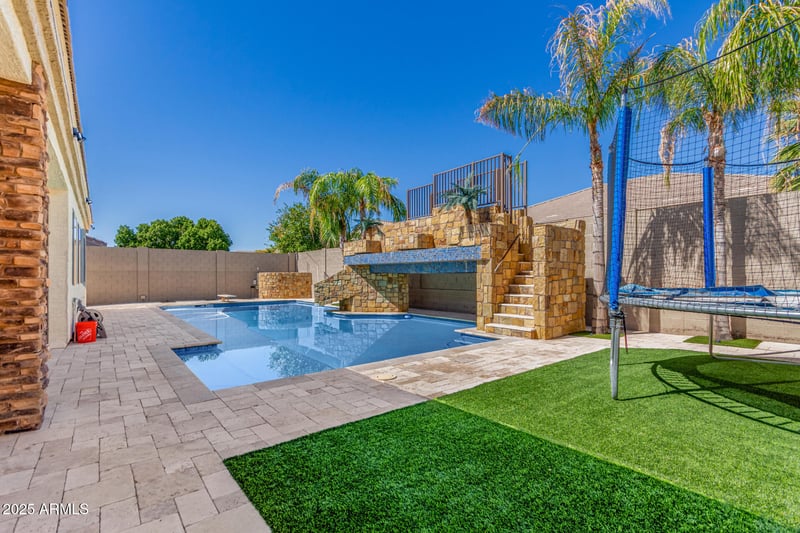 8724 Hillview St, Mesa, AZ 85207