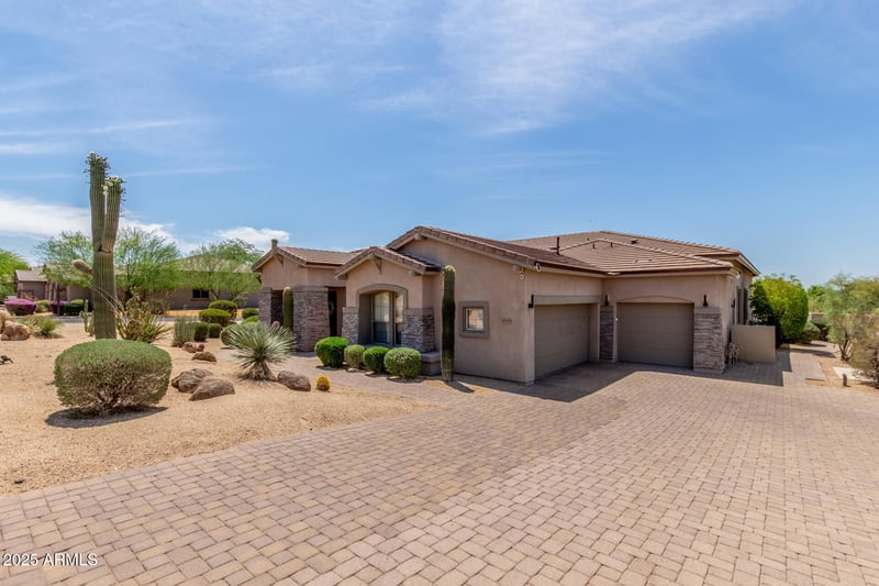 8725 Menlo Cir, Mesa, AZ 85207