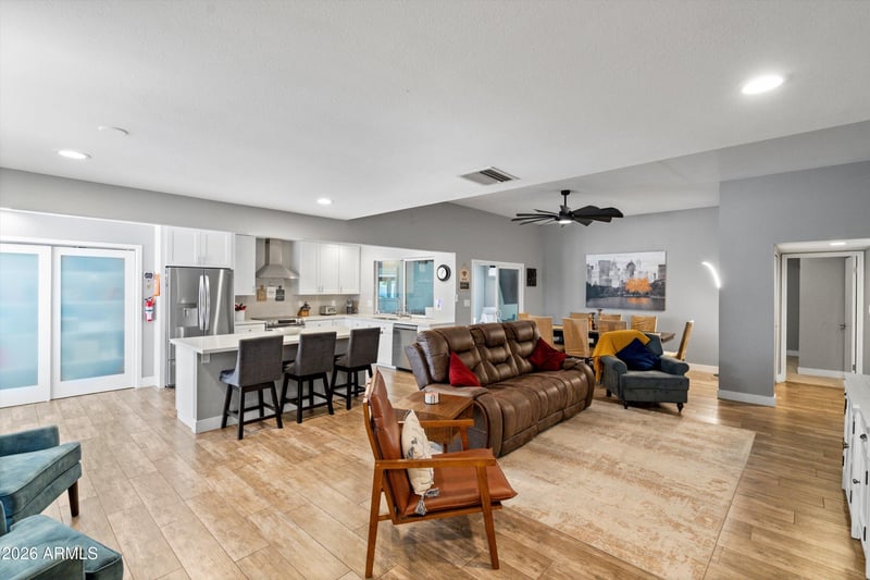 8726 Devonshire Ave, Scottsdale, AZ 85251