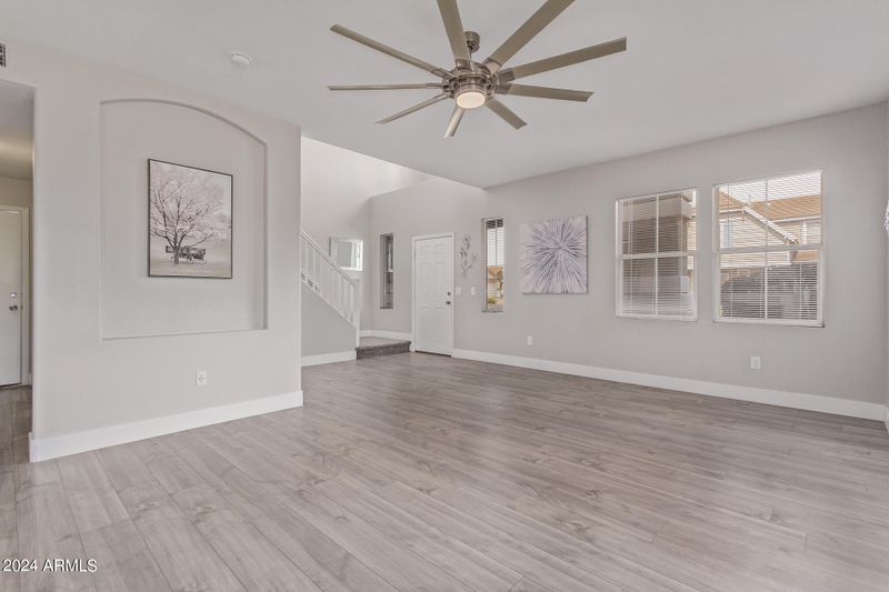 8727 E Knowles Ave, Mesa, AZ 85209