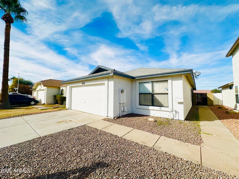 8728 Vale Dr, Phoenix, AZ 85037