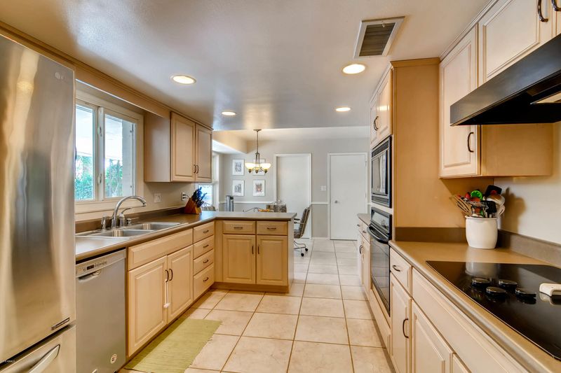 8729 E Heatherbrae Dr, Scottsdale, AZ 85251