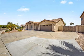 8729 W Tonopah Dr, Peoria, AZ 85382