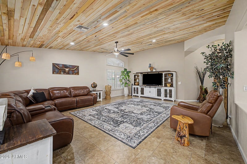 8729 W Tonopah Dr, Peoria, AZ 85382