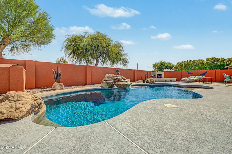 8729 W Tonopah Dr, Peoria, AZ 85382