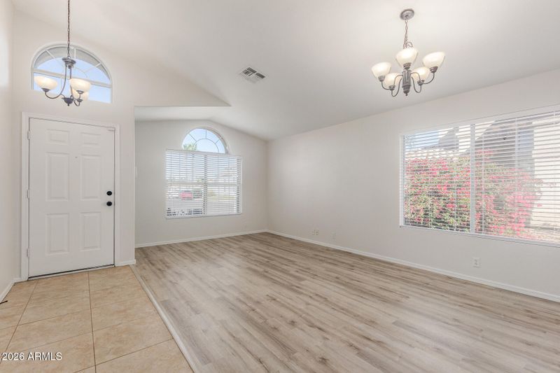 873 E Constitution Dr, Chandler, AZ 85225