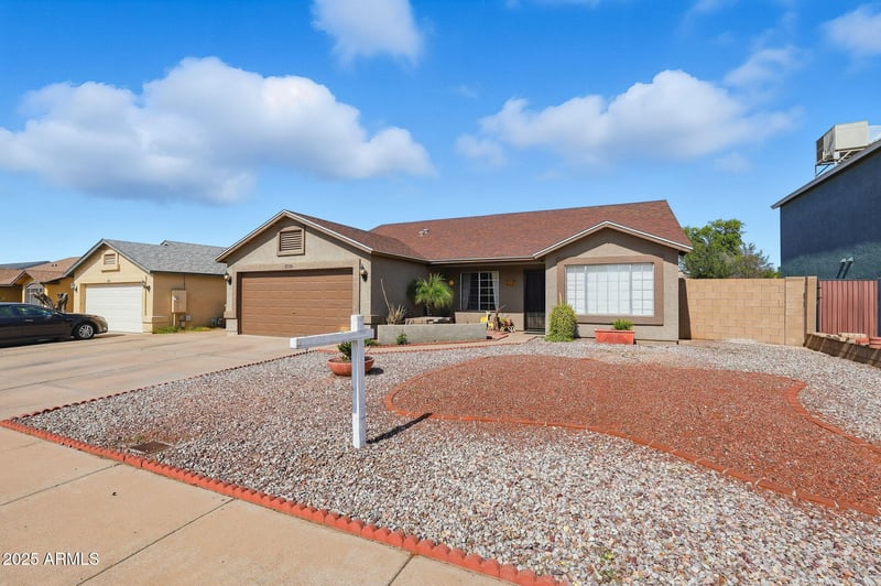 8730 Ocotillo Rd, Glendale, AZ 85305