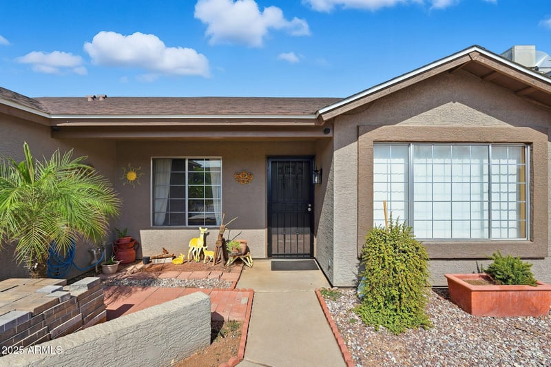 8730 Ocotillo Rd, Glendale, AZ 85305