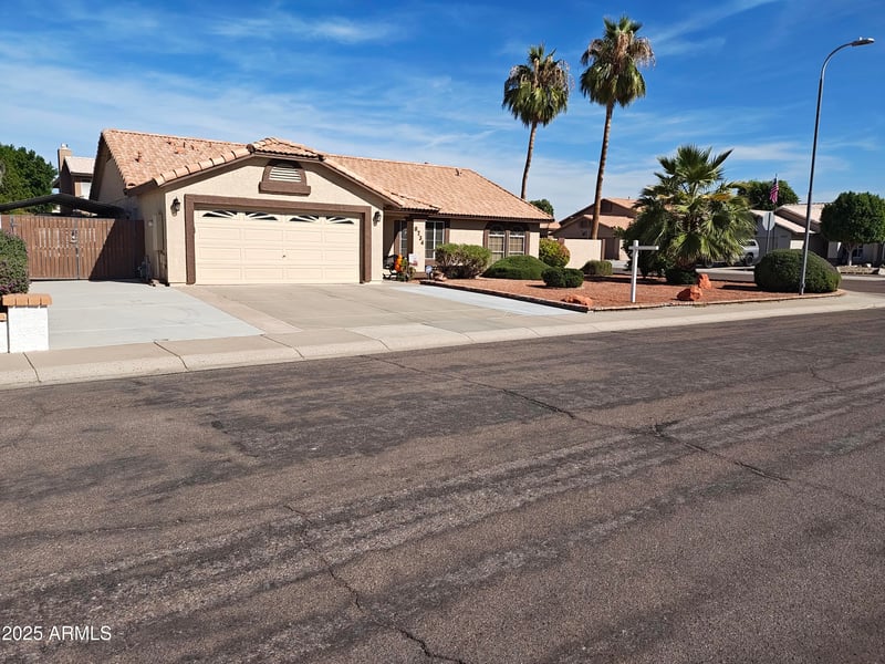 8734 Bloomfield Rd, Peoria, AZ 85381