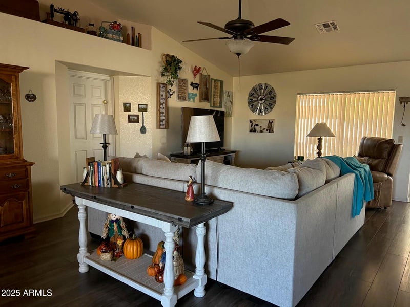 8734 Bloomfield Rd, Peoria, AZ 85381