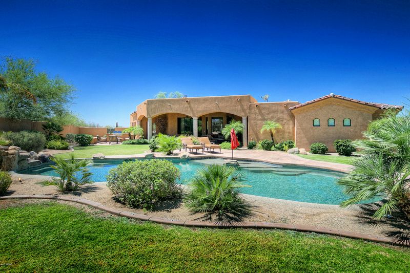8736 E Overlook Dr, Scottsdale, AZ 85255