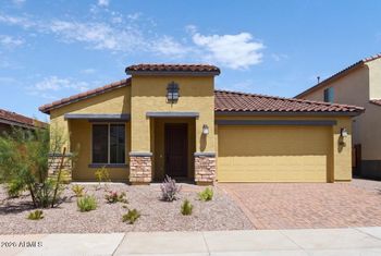 8736 W Colter St, Glendale, AZ 85305