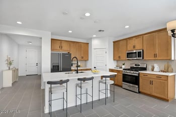 8736 W Colter St, Glendale, AZ 85305