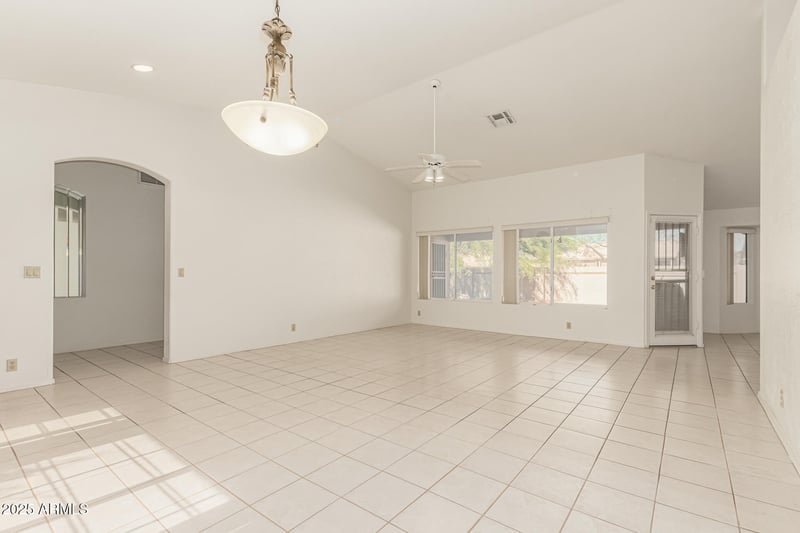 8737 Kimberly Way, Peoria, AZ 85382