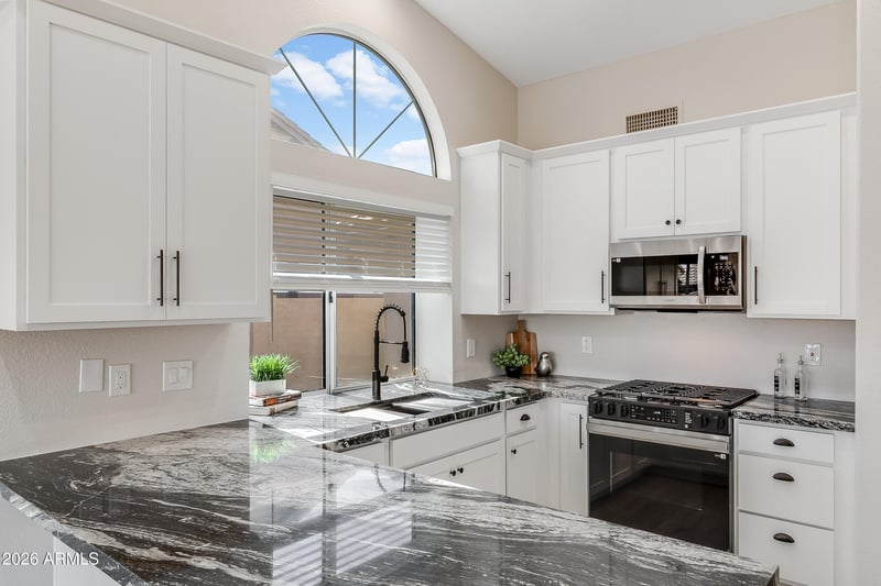 8737 Kimberly Way, Peoria, AZ 85382