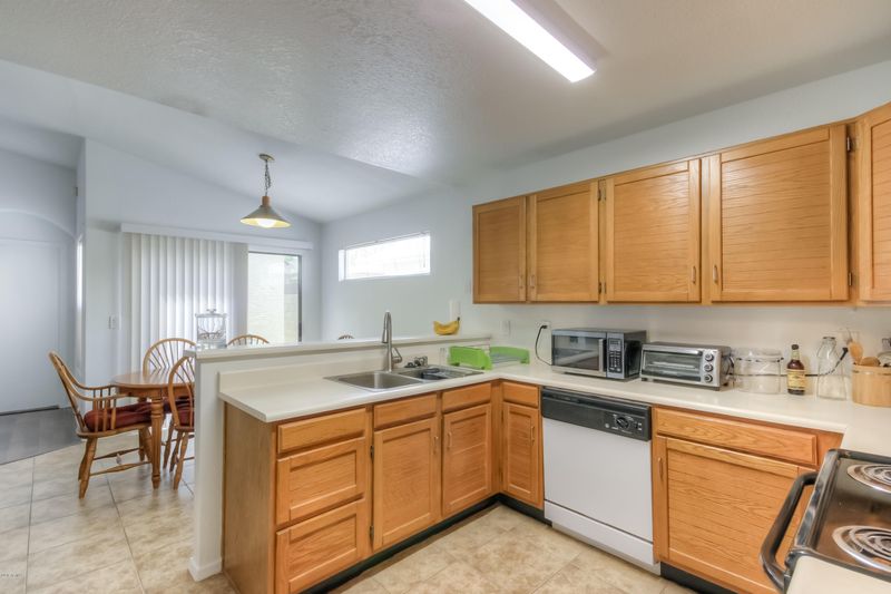 8739 W Fairmount Ave, Phoenix, AZ 85037