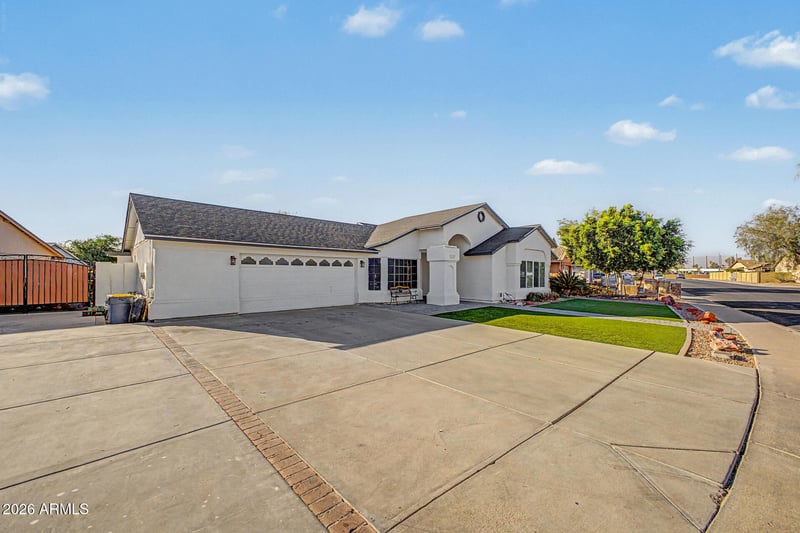 8740 Keim Dr, Glendale, AZ 85305