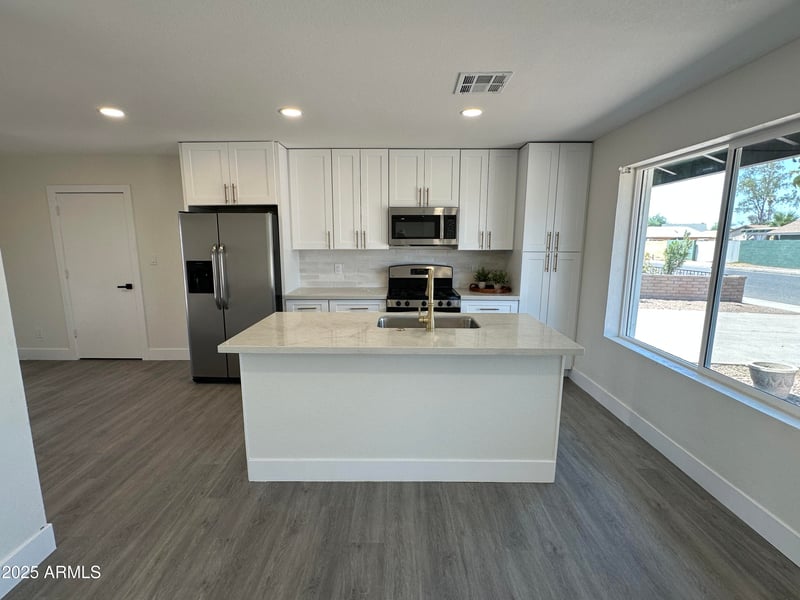8741 Osborn Rd, Phoenix, AZ 85037