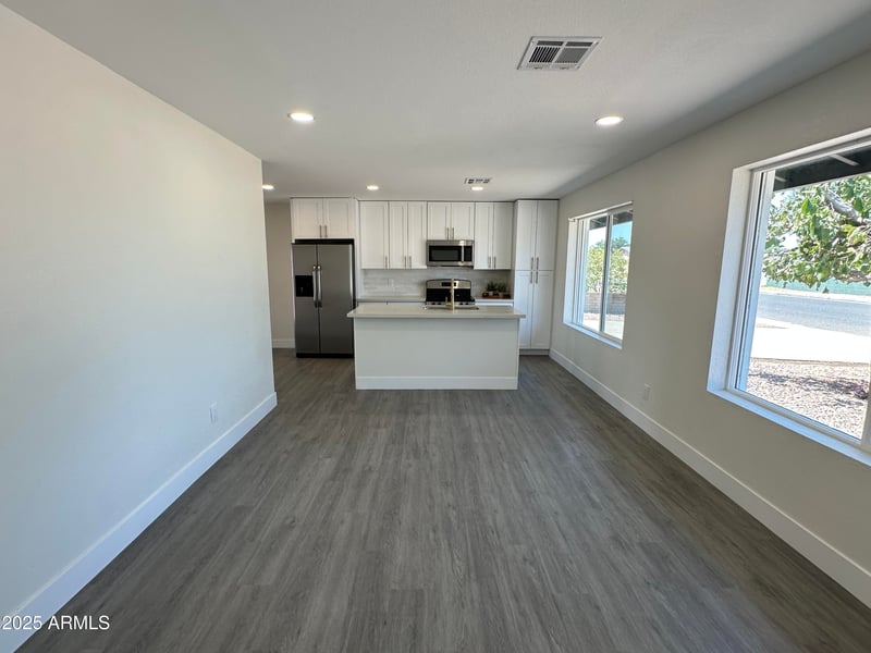 8741 Osborn Rd, Phoenix, AZ 85037