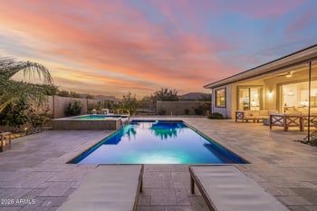 8743 Wagon Wheel Dr, Glendale, AZ 85305