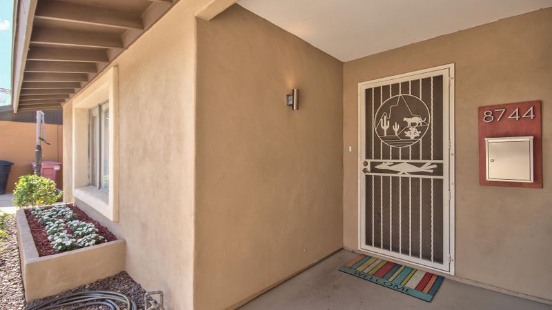 8744 E El Nido Ln, Scottsdale, AZ 85250