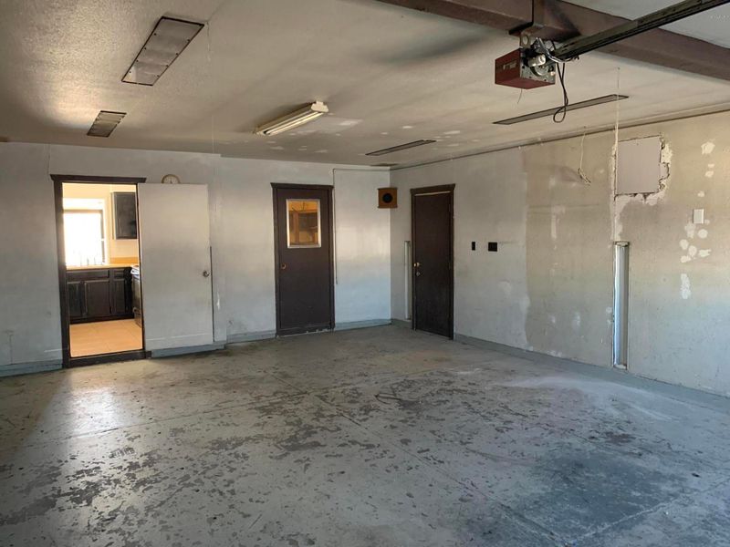 8747 W Columbus Ave, Phoenix, AZ 85037