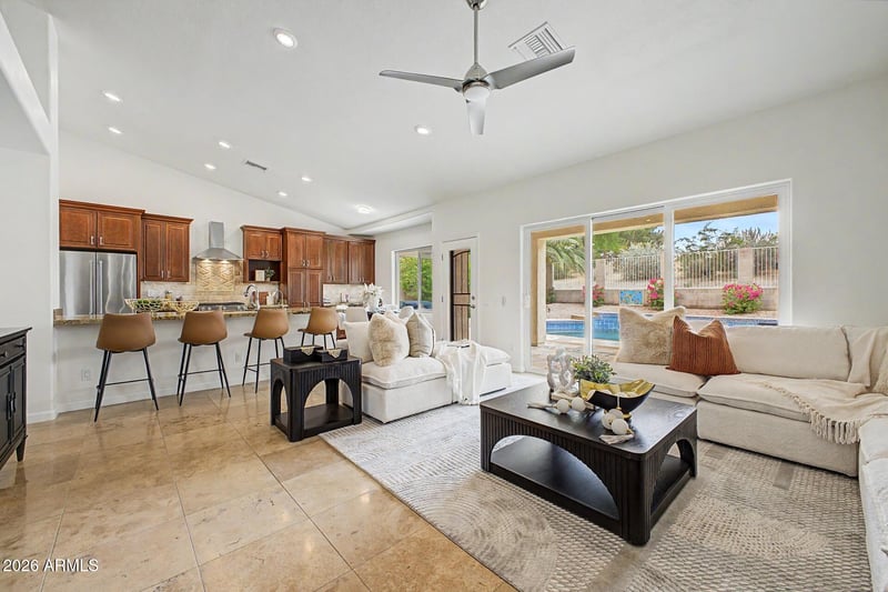 875 W Beechnut Dr, Chandler, AZ 85248