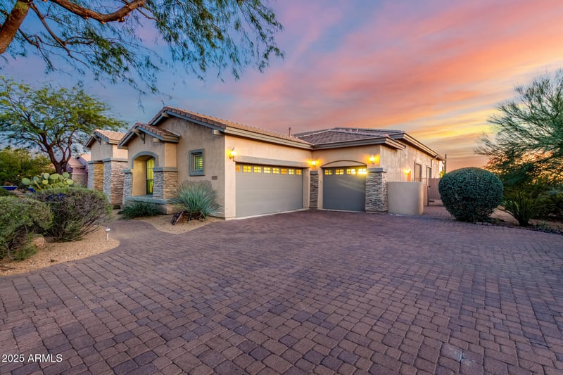 8751 E Menlo Cir, Mesa, AZ 85207